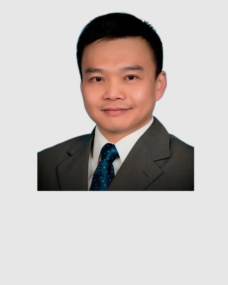 Portrait of Weiguo Du